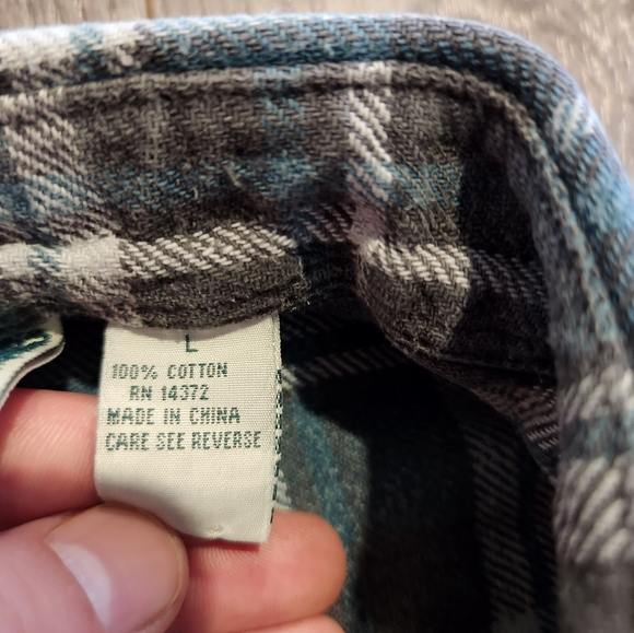 Vintage Deer Creek Button-Up - Picture 6 of 7